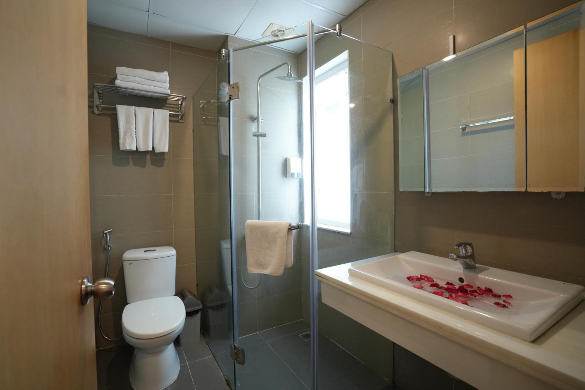 Golden Sunshine Villa Hotel And Travel Hanoi Exterior photo